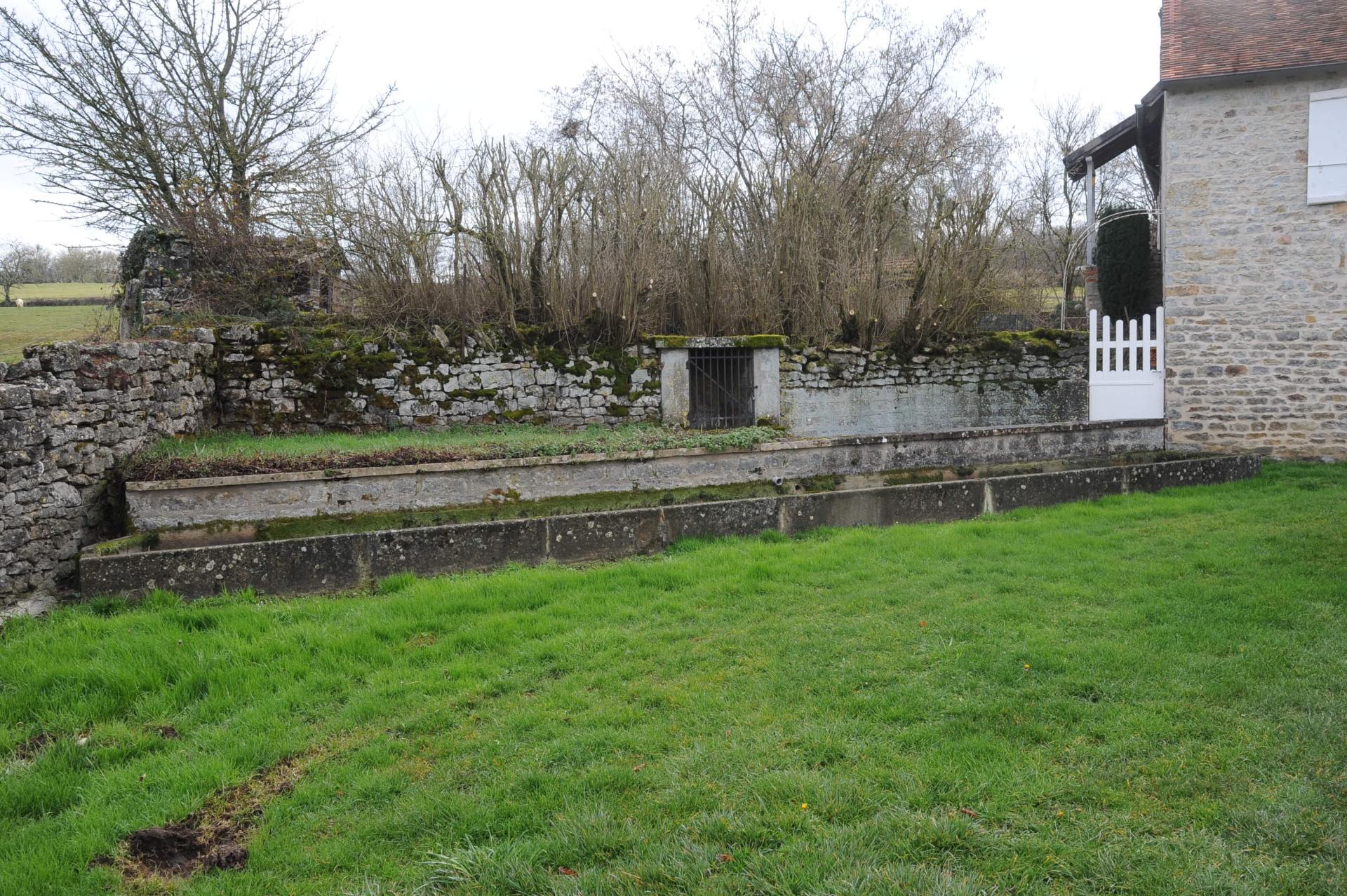 Abreuvoir Puit Commune de Saint Huruge